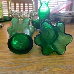 Set of 2 green hand blown vases